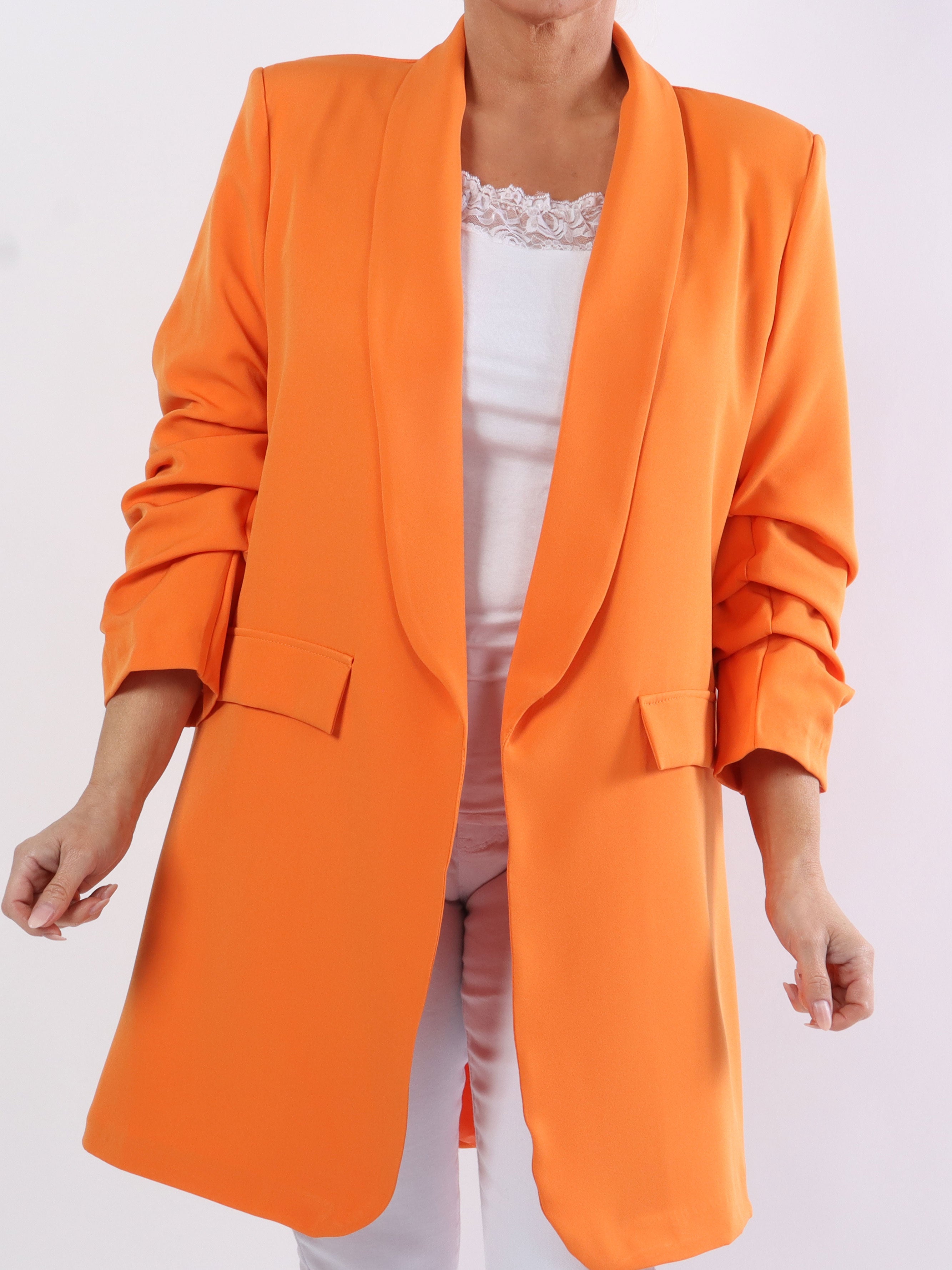 Mila Long - Snygg blazer med veck på ärmen